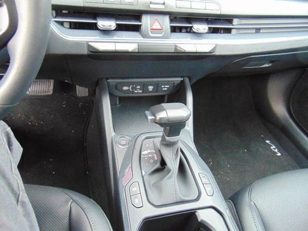 Kia K4