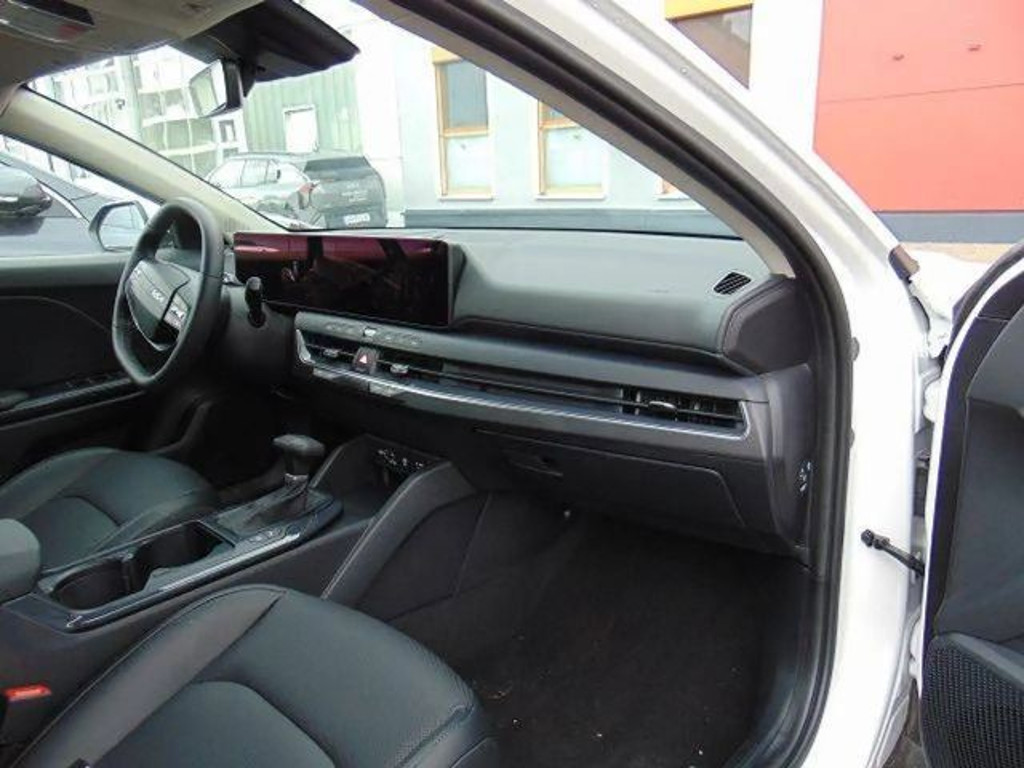 Kia K4