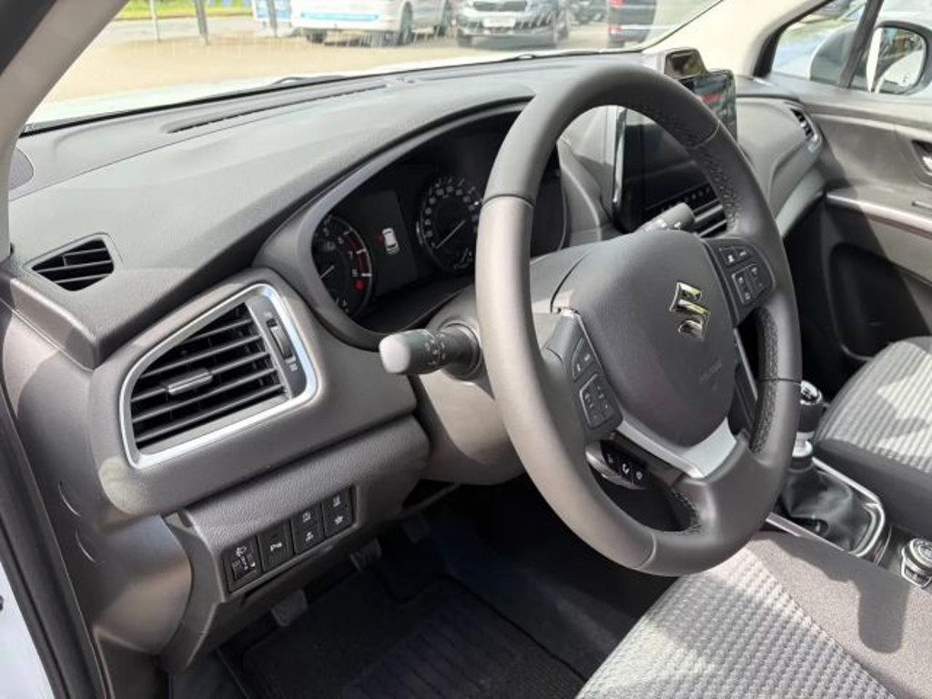 Suzuki S-Cross