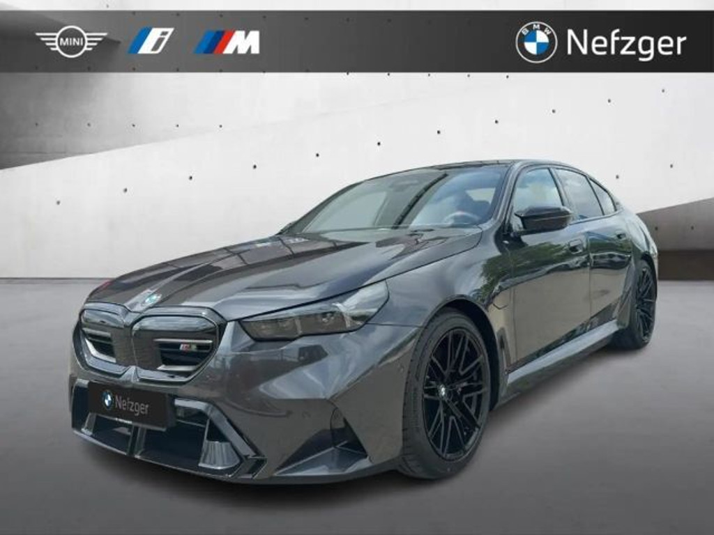 BMW M5 Sedan