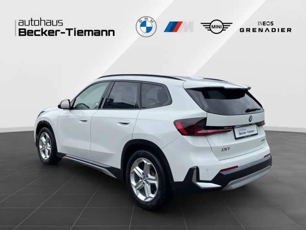 BMW iX1