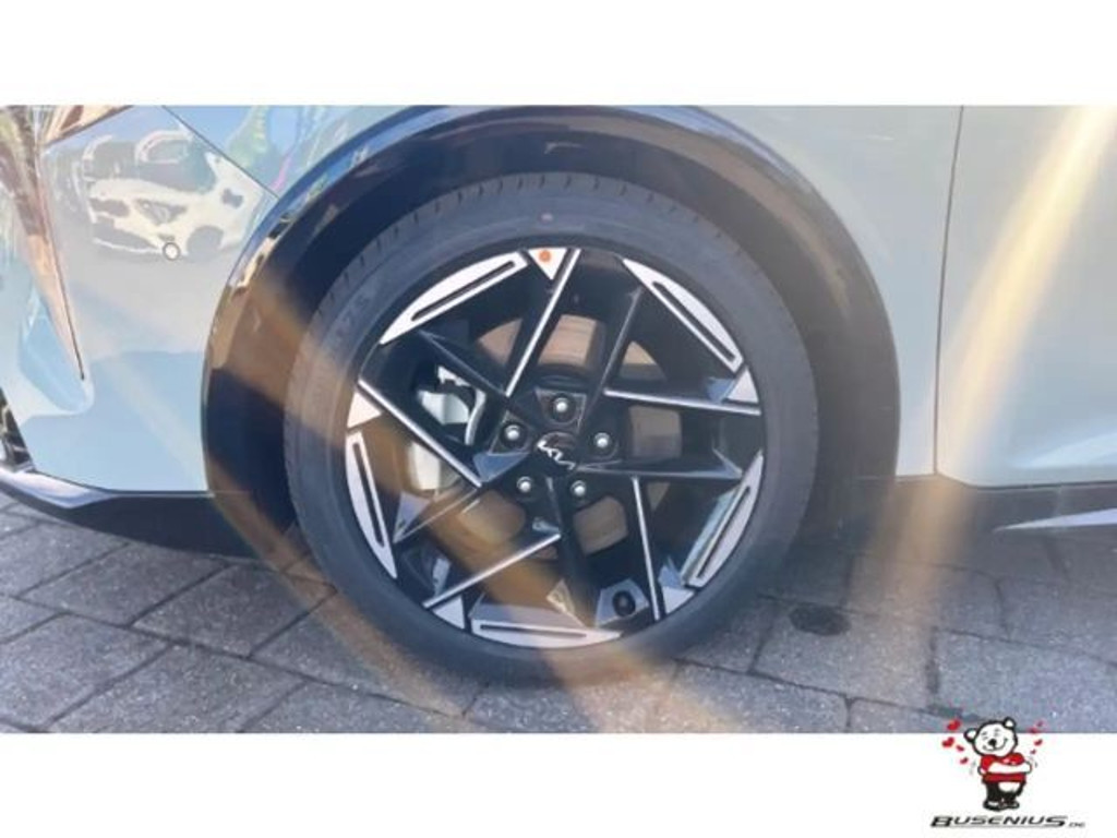 Kia K4