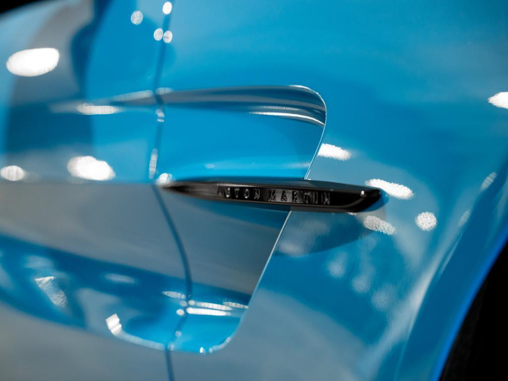Aston Martin V8 Vantage