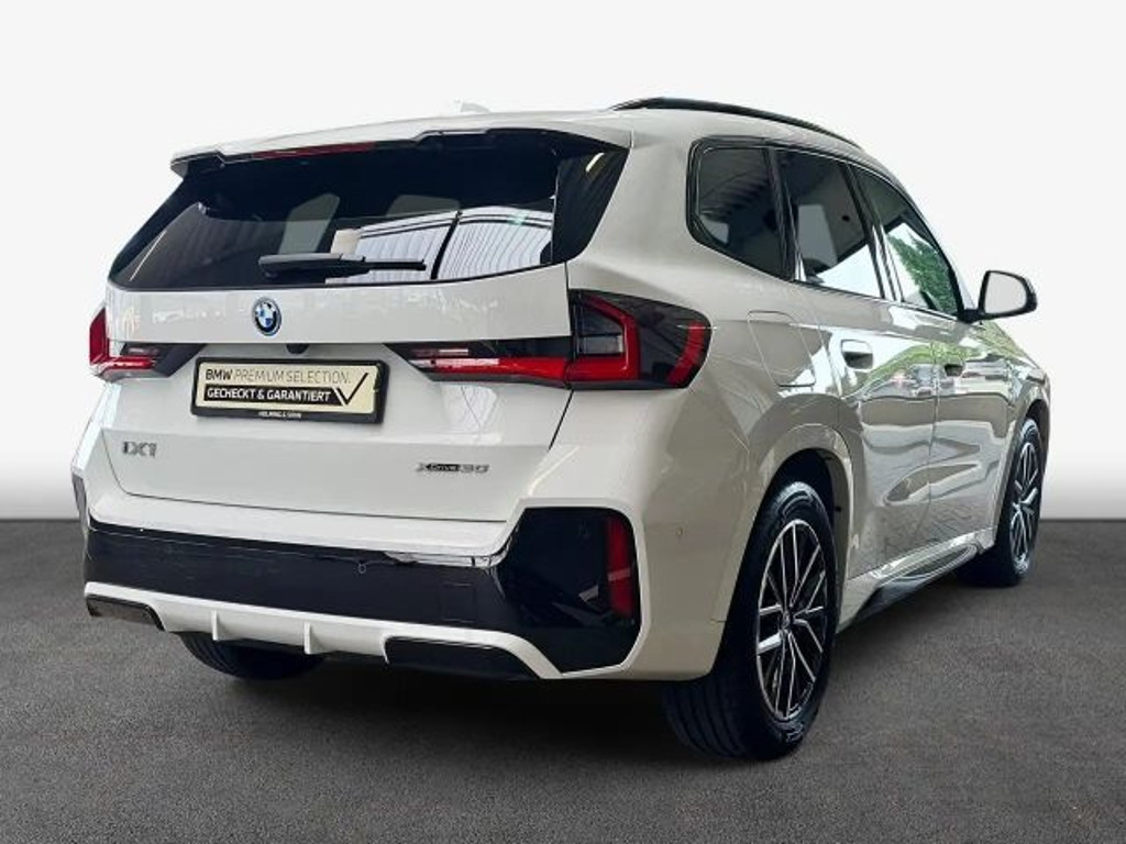 BMW iX1