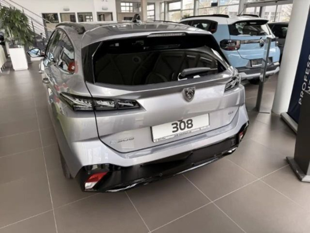 Peugeot e-308