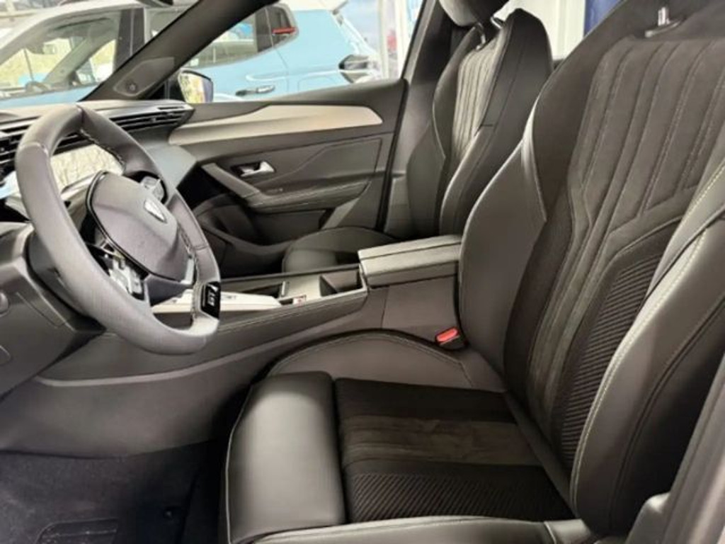 Peugeot e-308