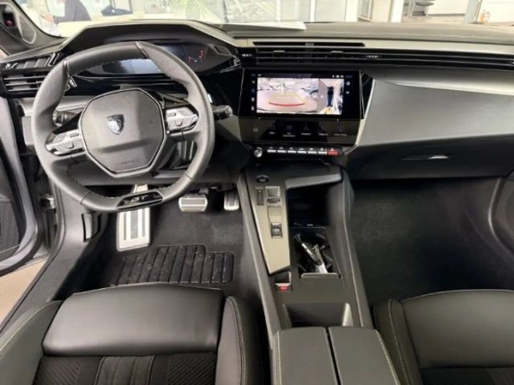 Peugeot e-308