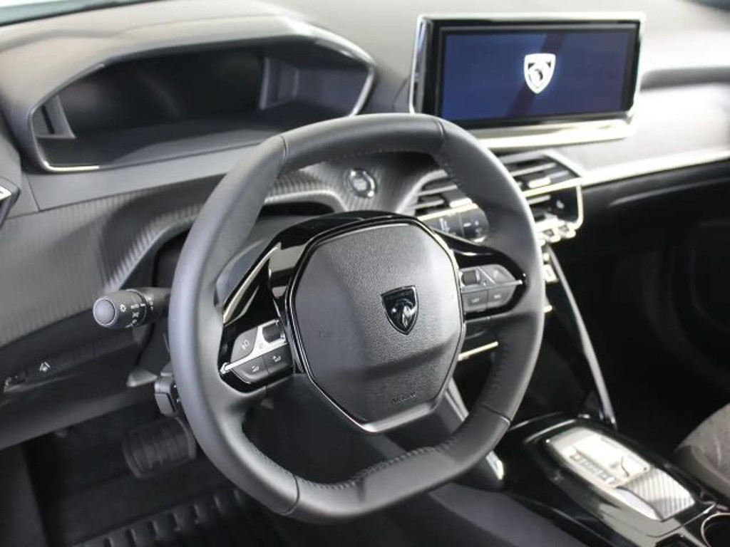 Peugeot e-2008