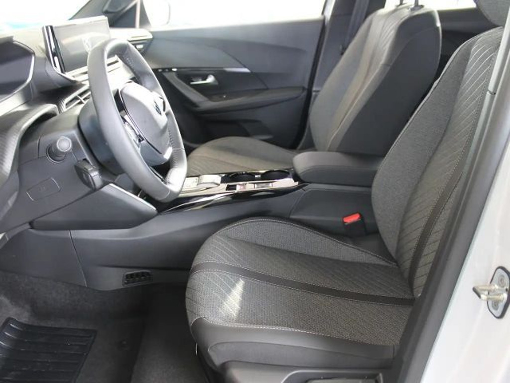 Peugeot e-2008