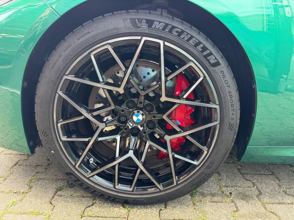 BMW M8