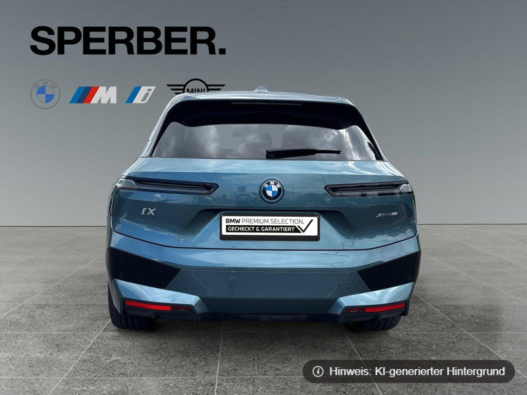 BMW iX