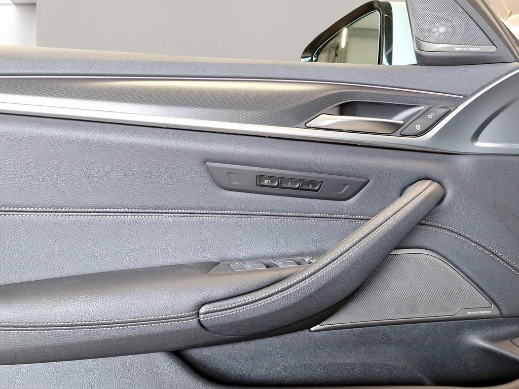 BMW M550