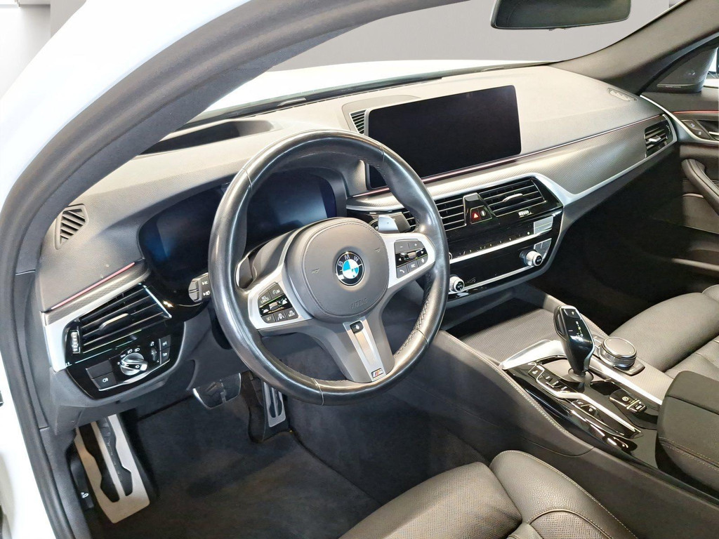 BMW M550