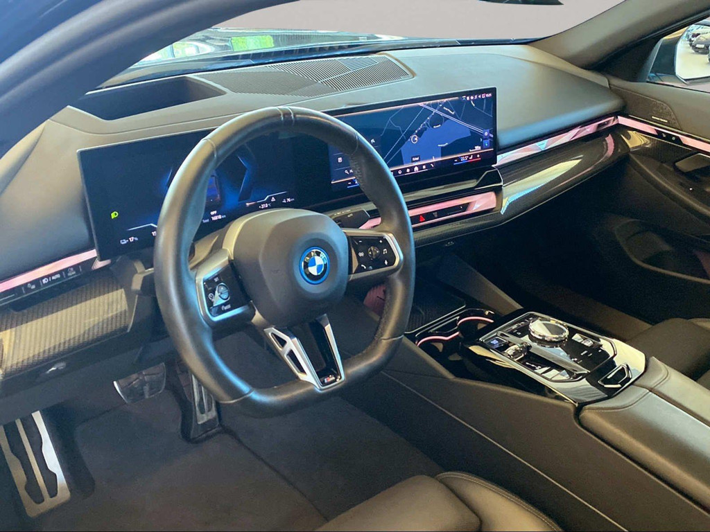 BMW i5