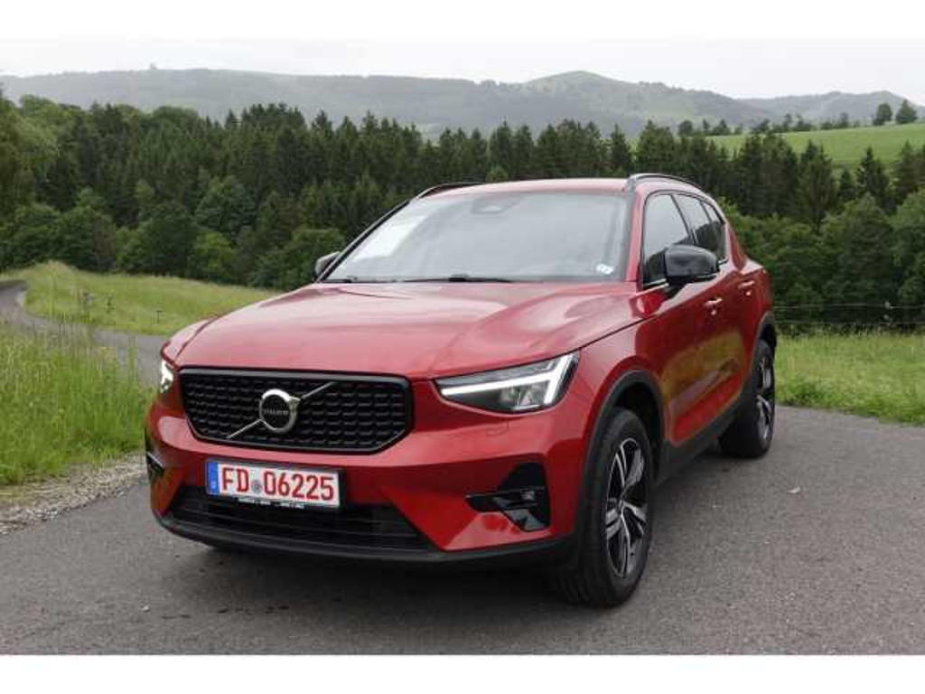 Volvo XC40 AWD Plus Dark
