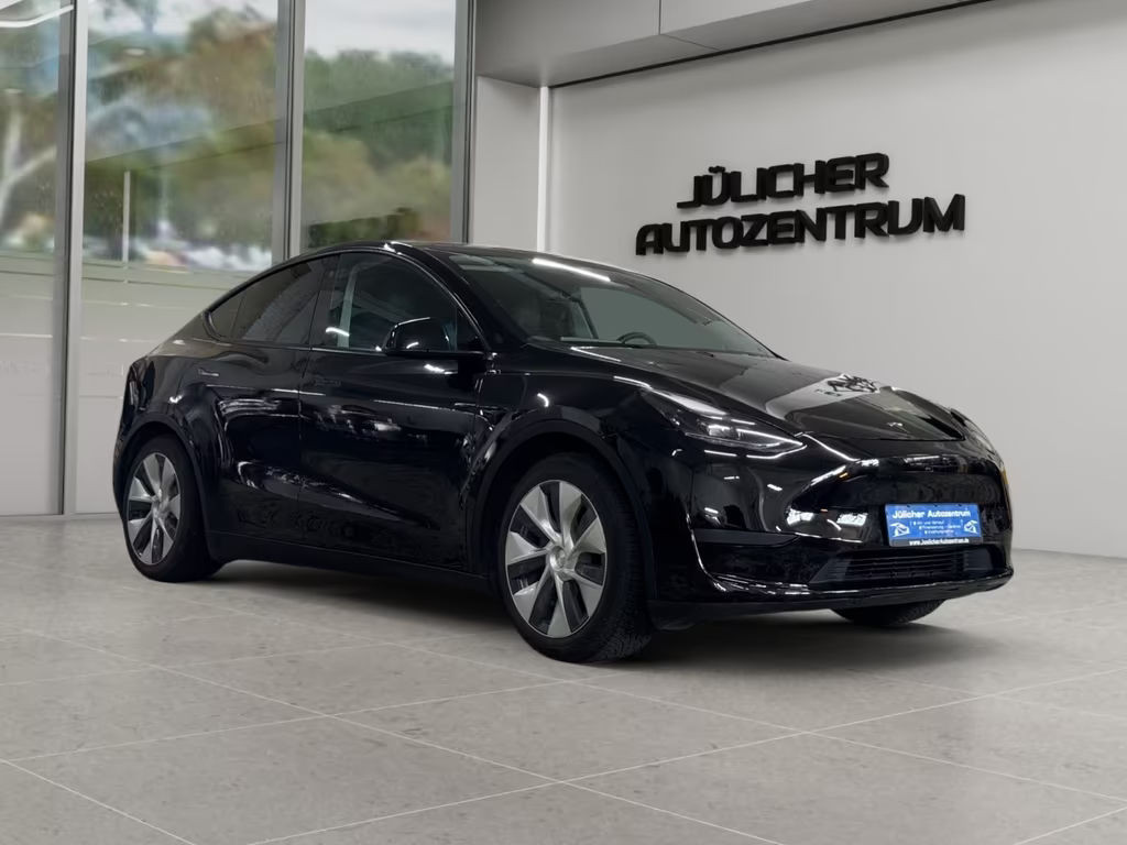 Tesla Model Y RWD