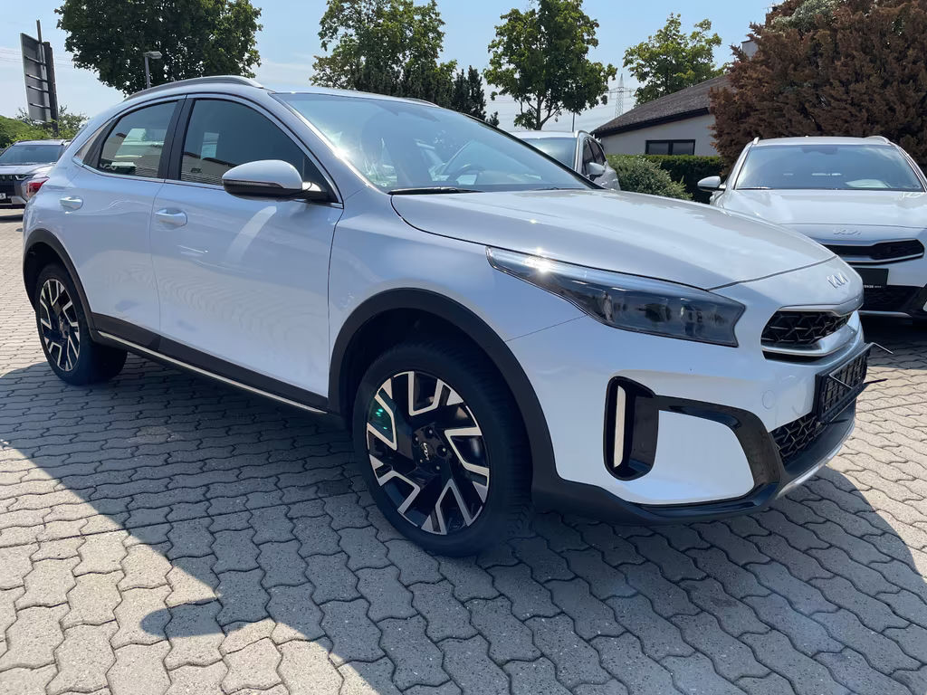Kia XCeed 1.5T 140 DCT7 SPI STD Bastuck Höher gelegt