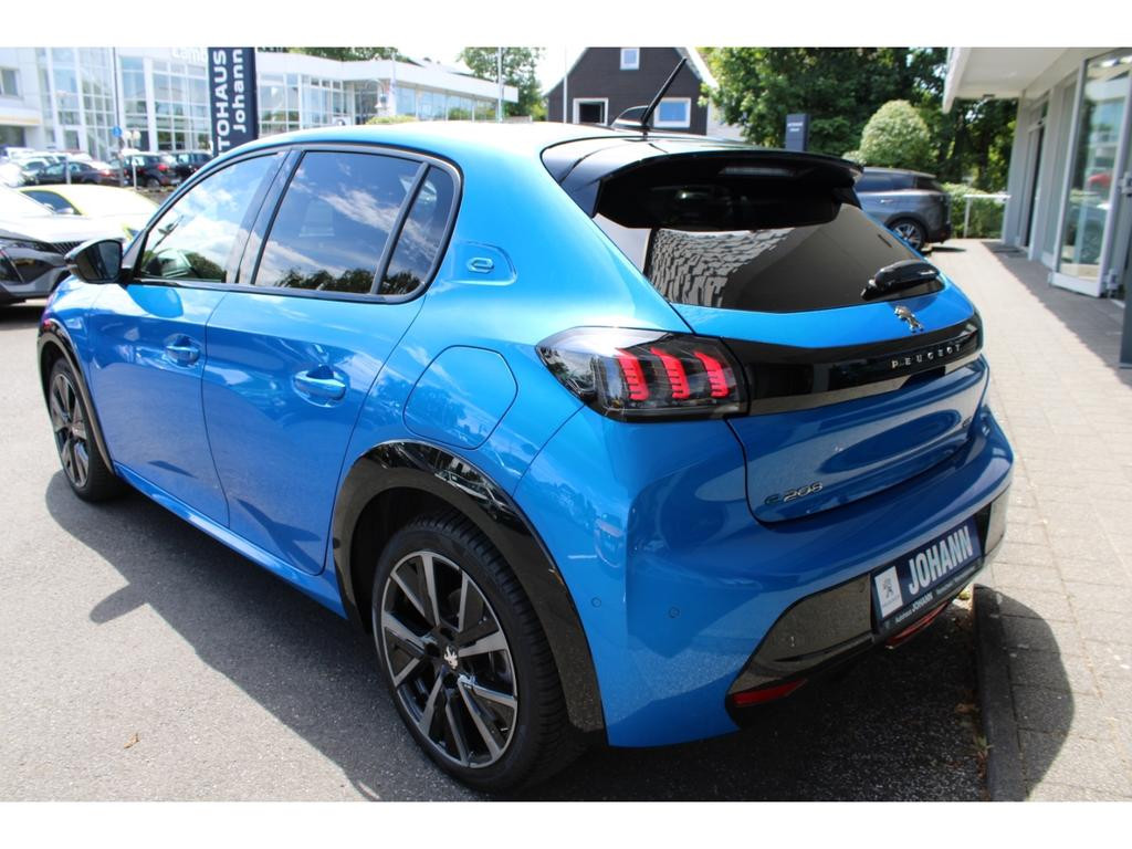 Peugeot e-208