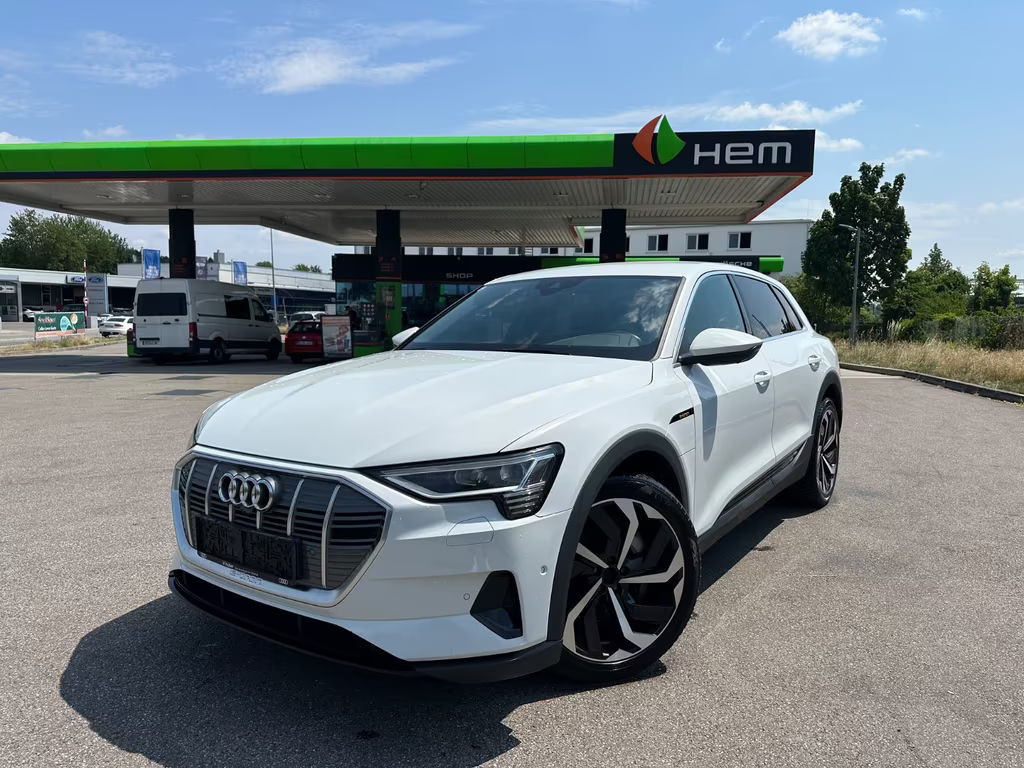Audi e-tron Quattro 50