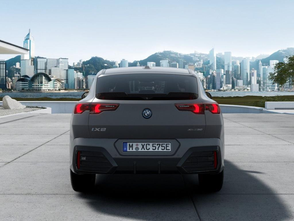 BMW iX2