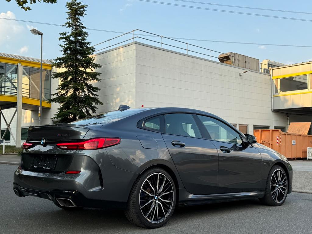 BMW M235