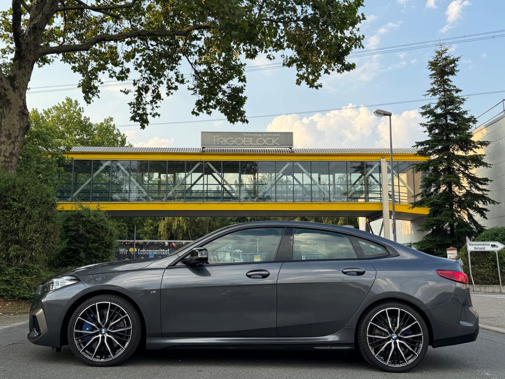 BMW M235