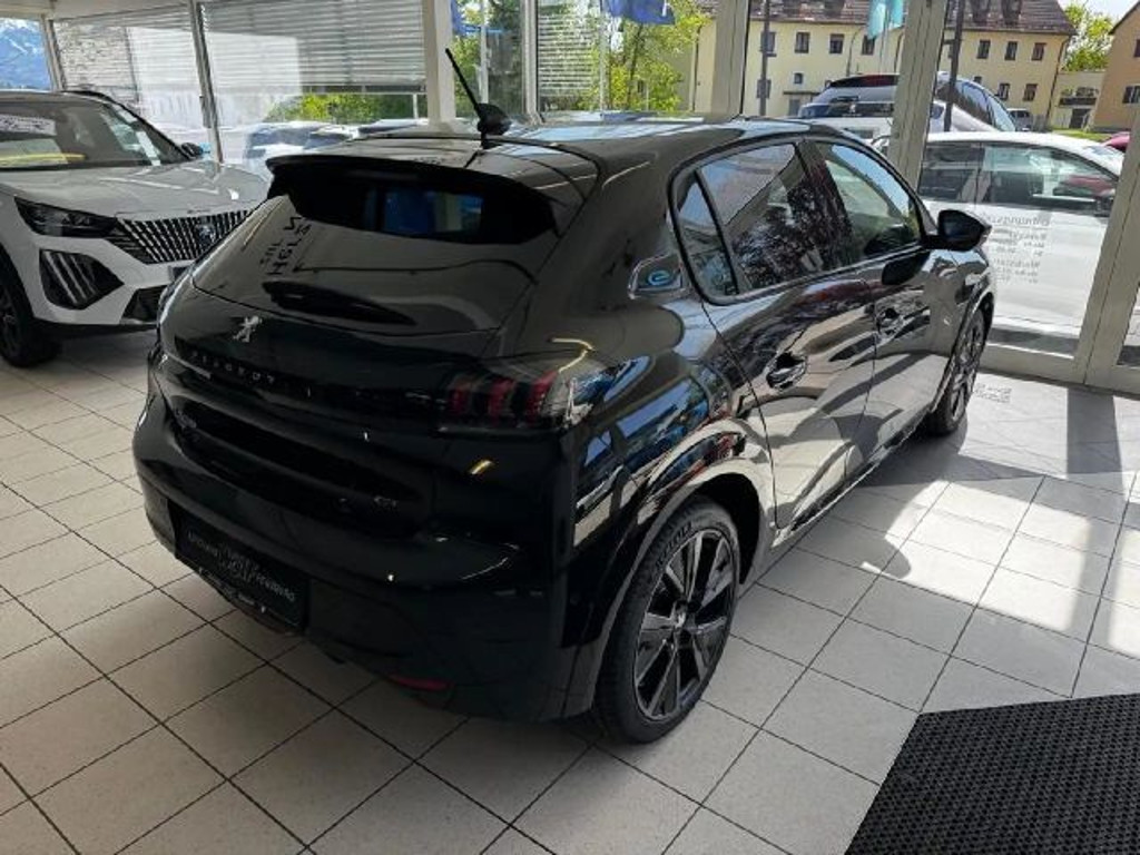 Peugeot e-208
