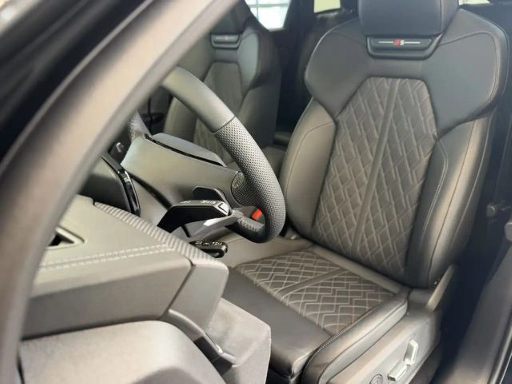 Audi SQ6 e-tron