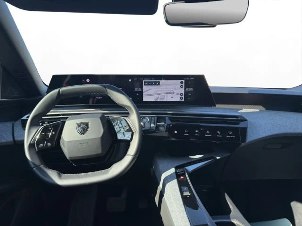 Peugeot E-3008