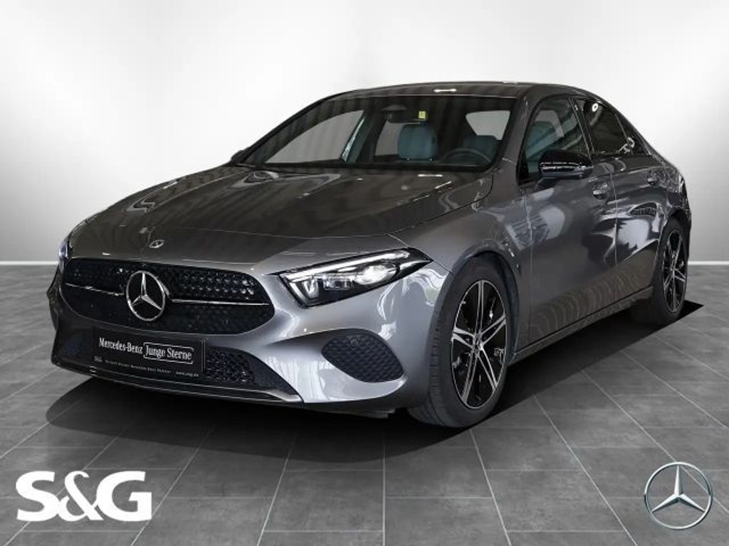 Mercedes-Benz A-Klasse A 200 Lim NIGHT+TOTWINKEL+360°+MULTIBEAM+18"