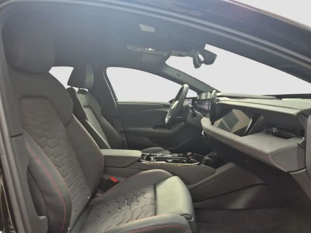 Audi S6 e-tron