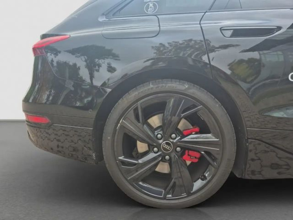 Audi S6 e-tron
