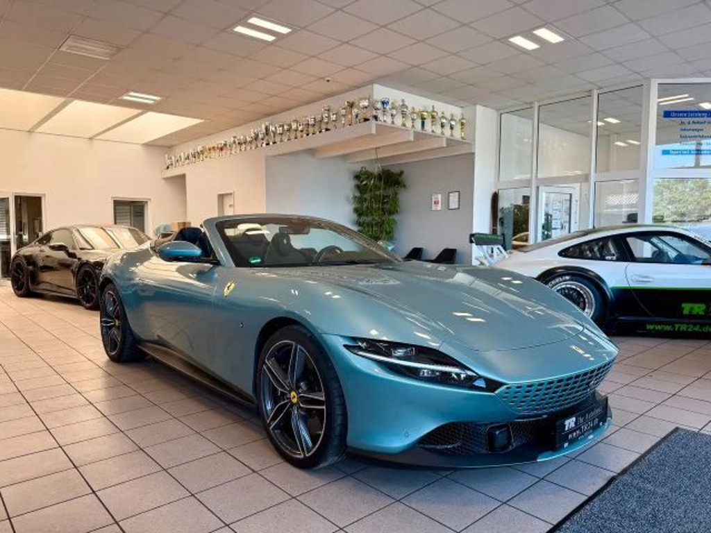 Ferrari Roma Spider