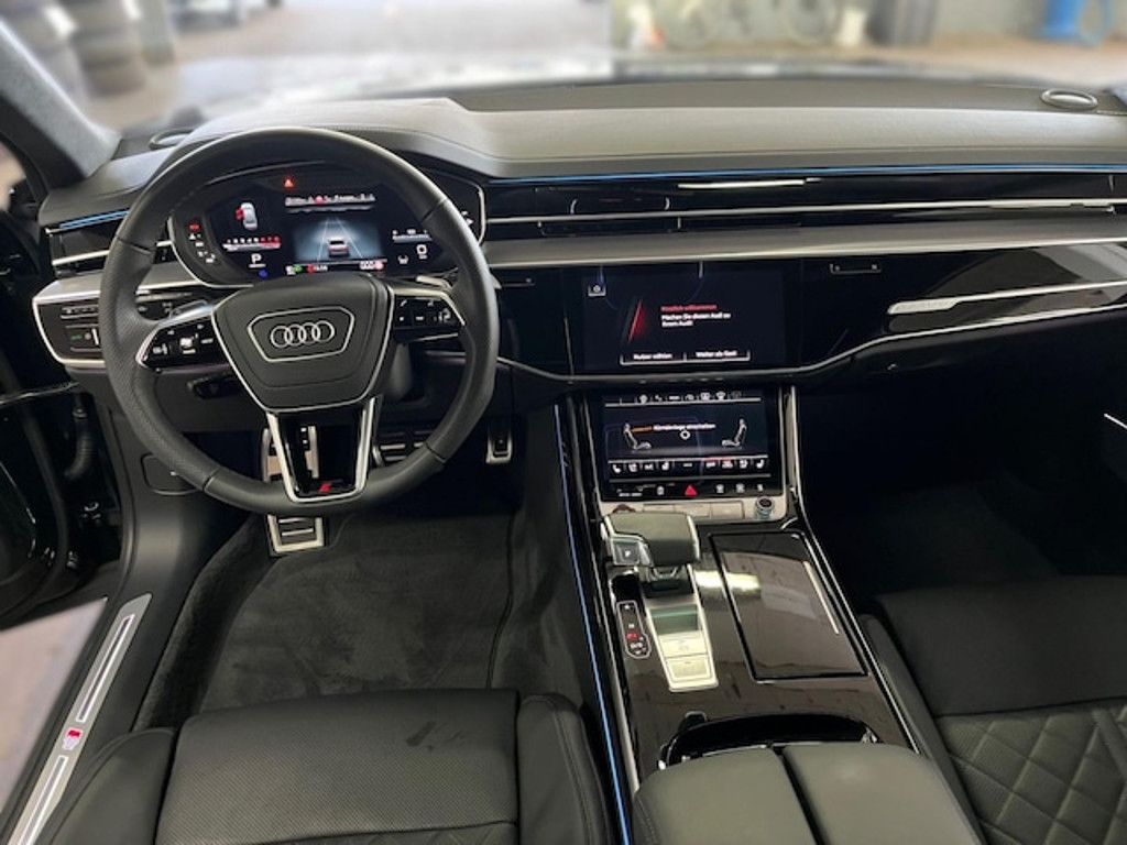 Audi S8