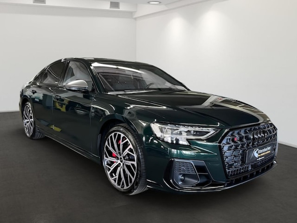 Audi S8