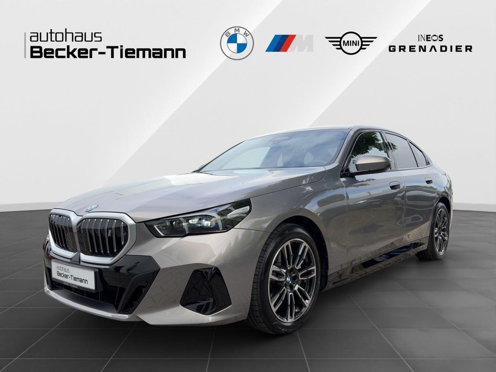 BMW i5 Sedan