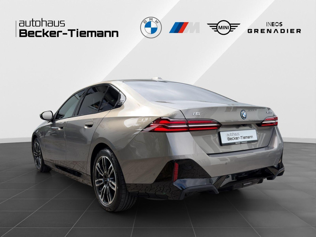 BMW i5