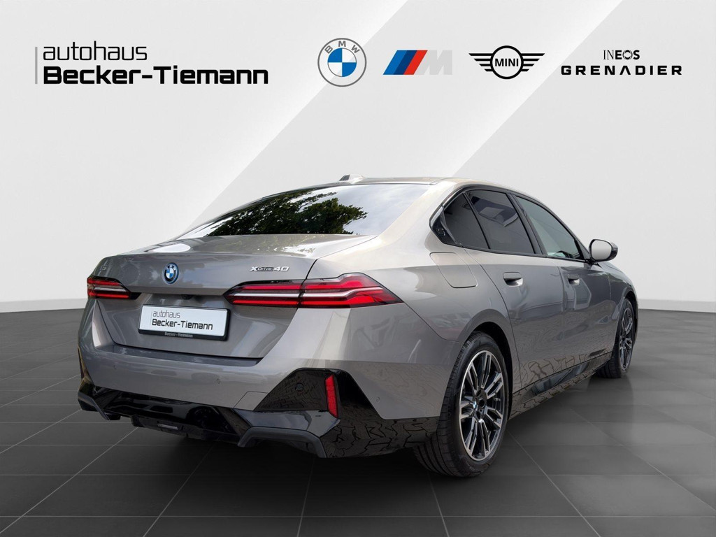 BMW i5