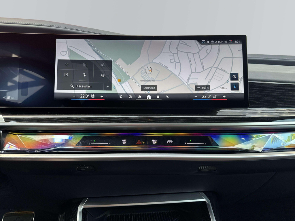 BMW i7