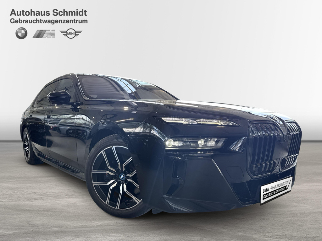 BMW i7