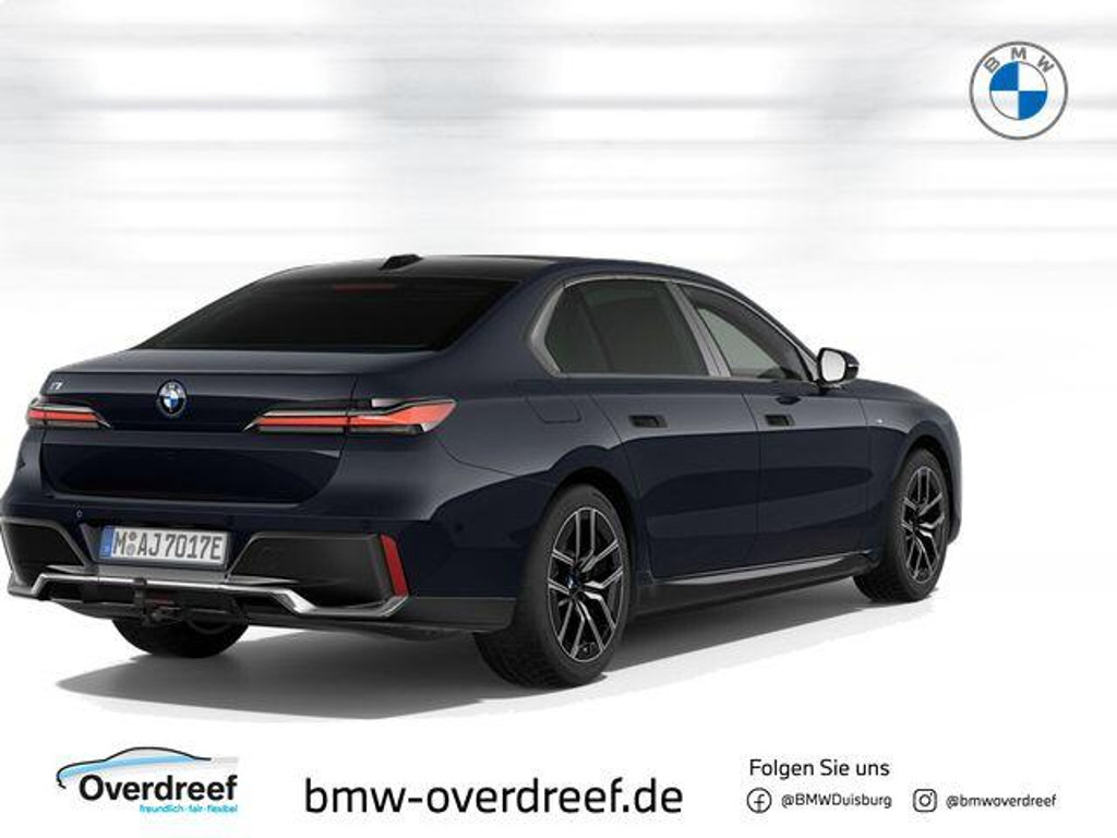 BMW i7