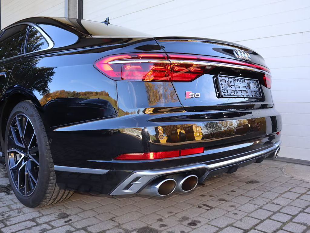 Audi S8