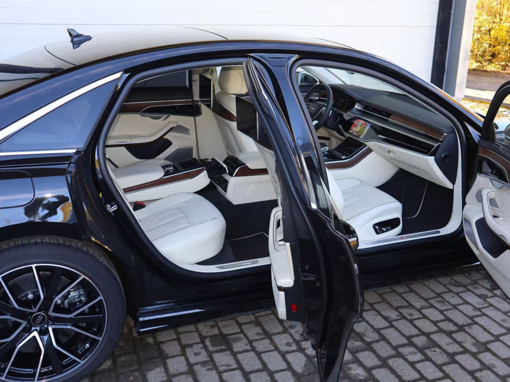 Audi S8