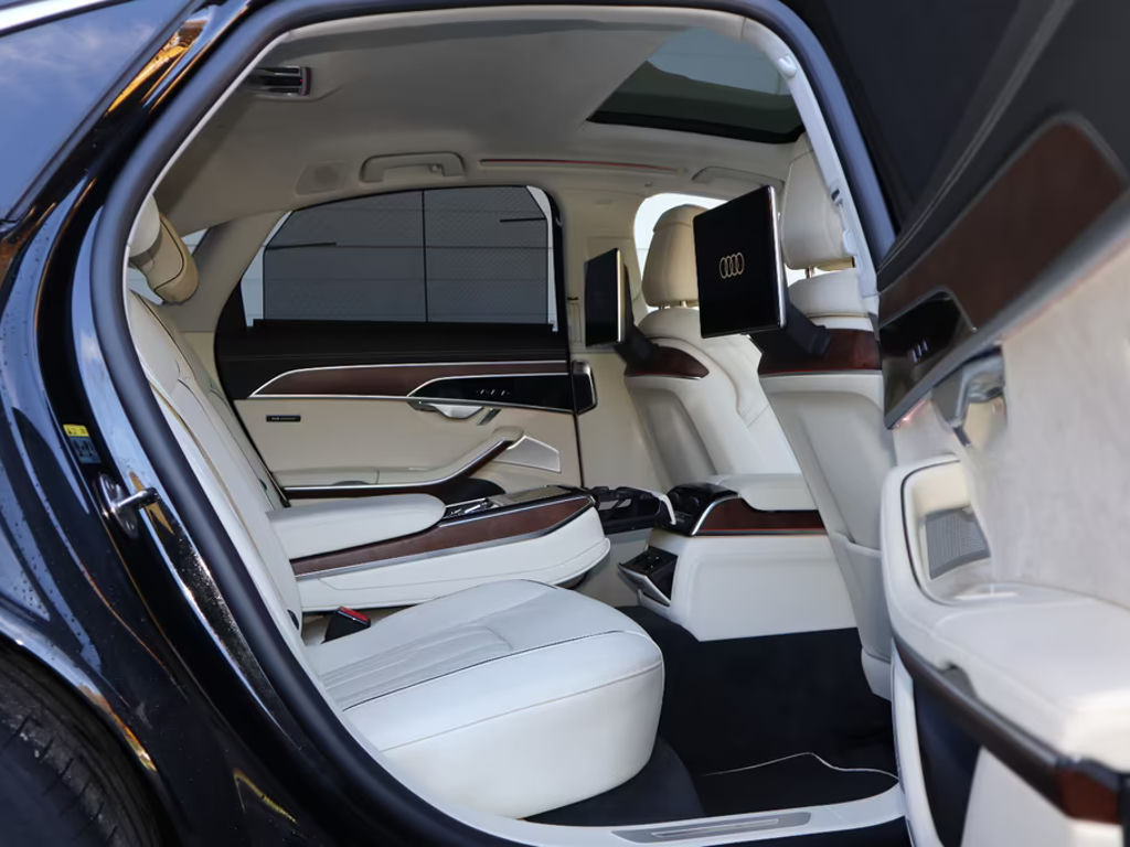 Audi S8