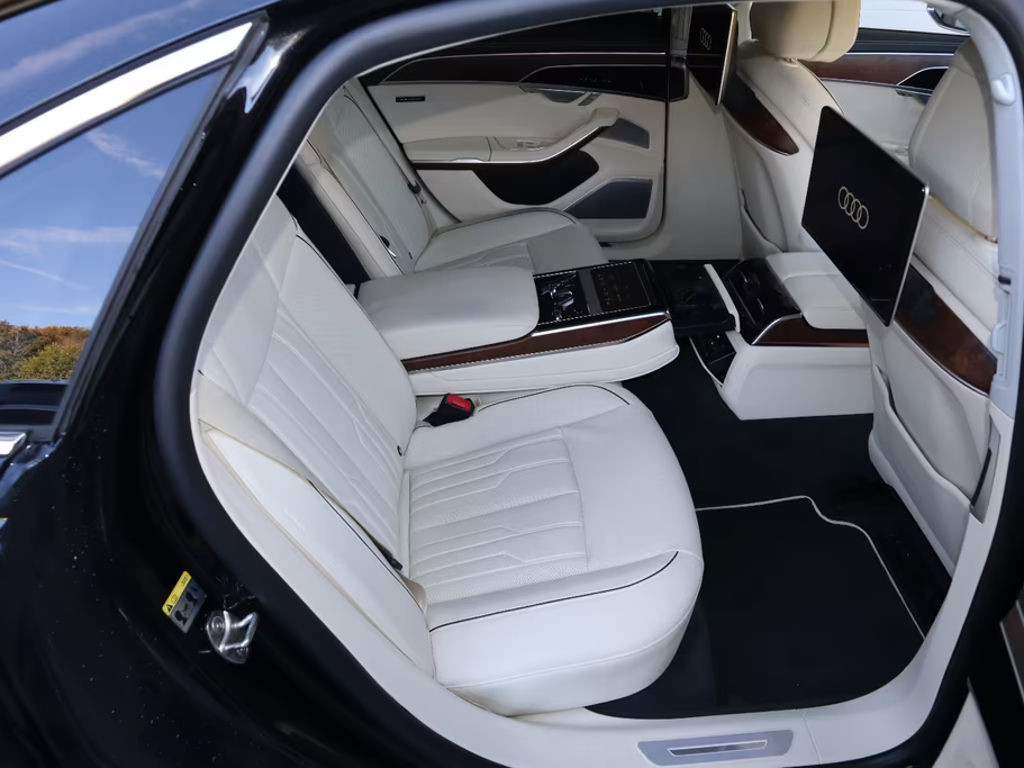 Audi S8