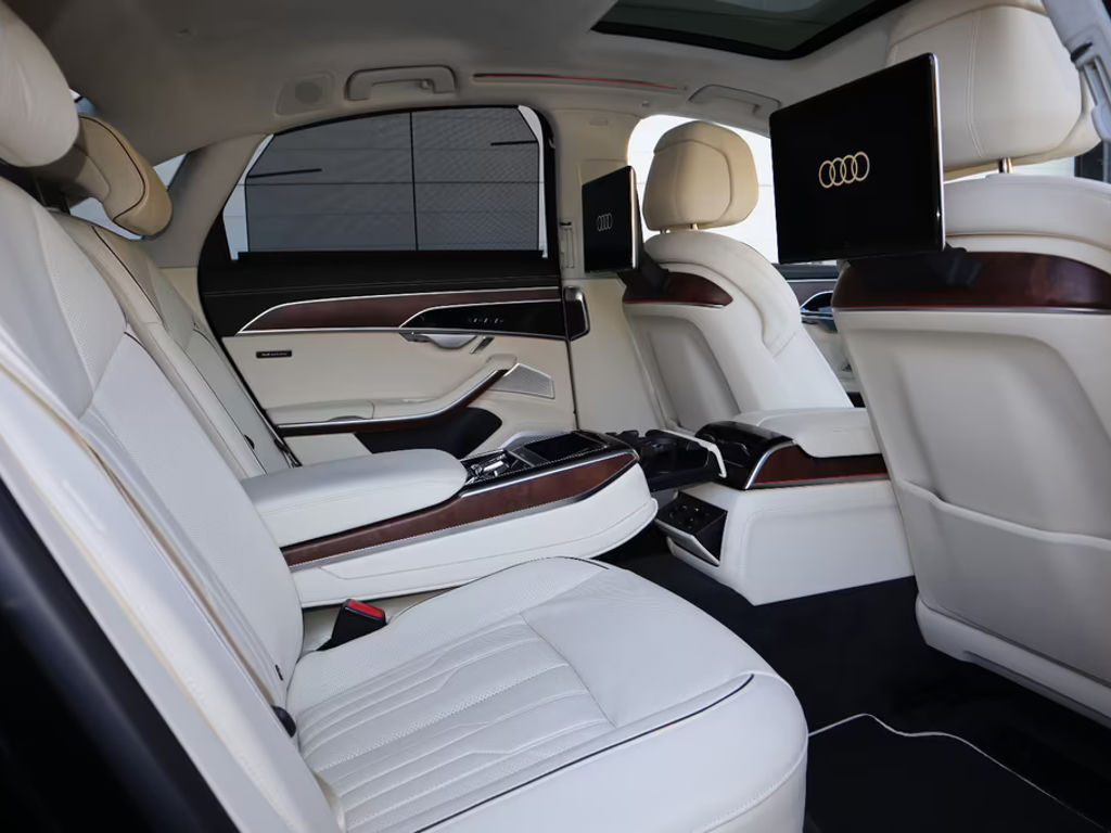 Audi S8