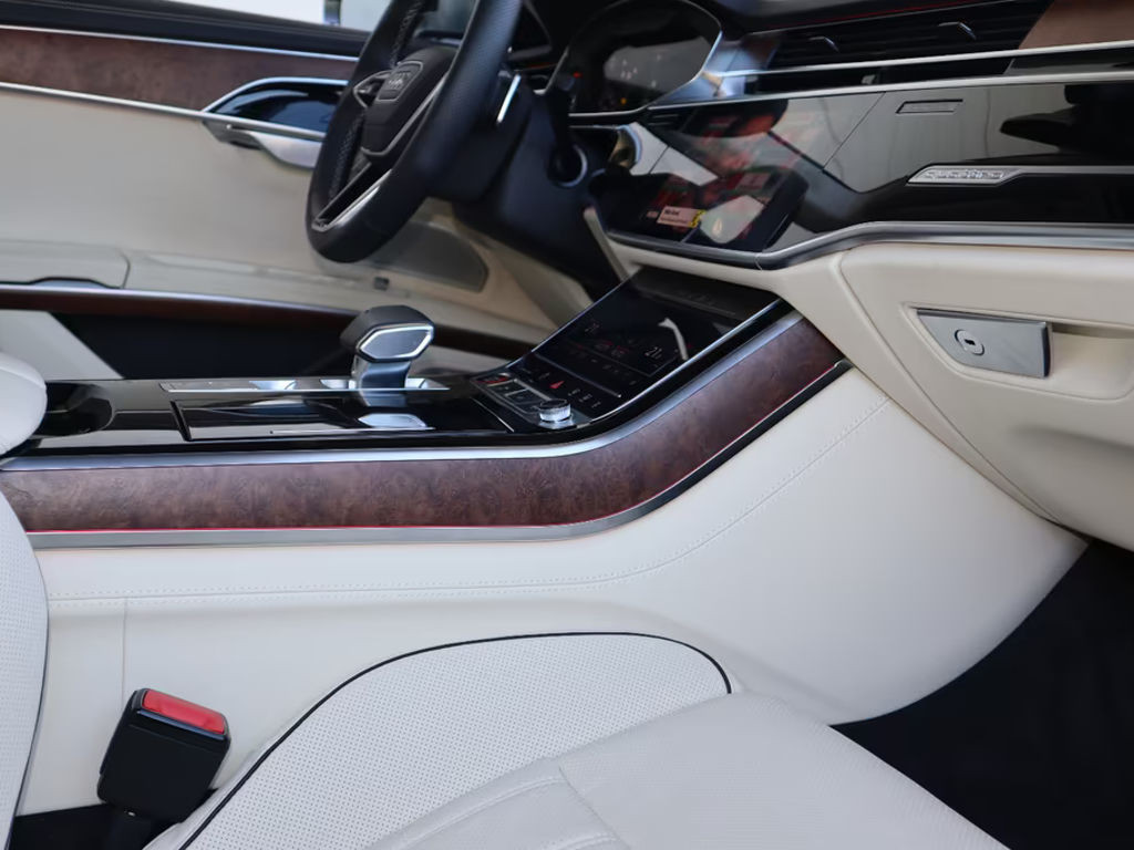 Audi S8