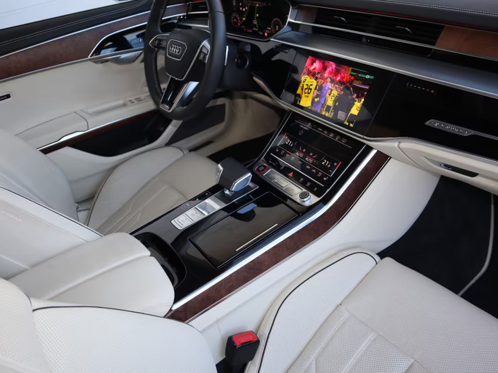 Audi S8