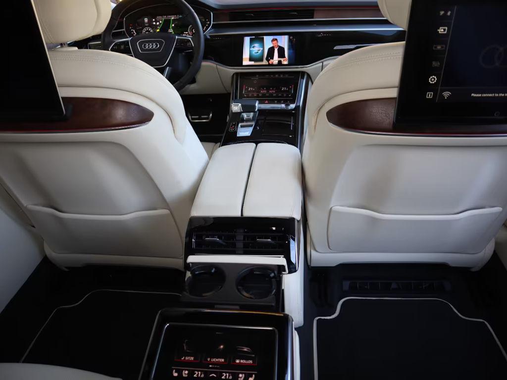 Audi S8