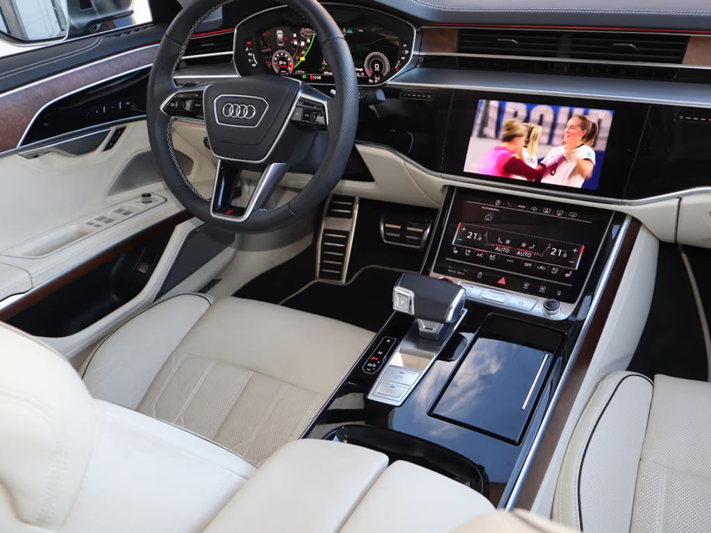 Audi S8